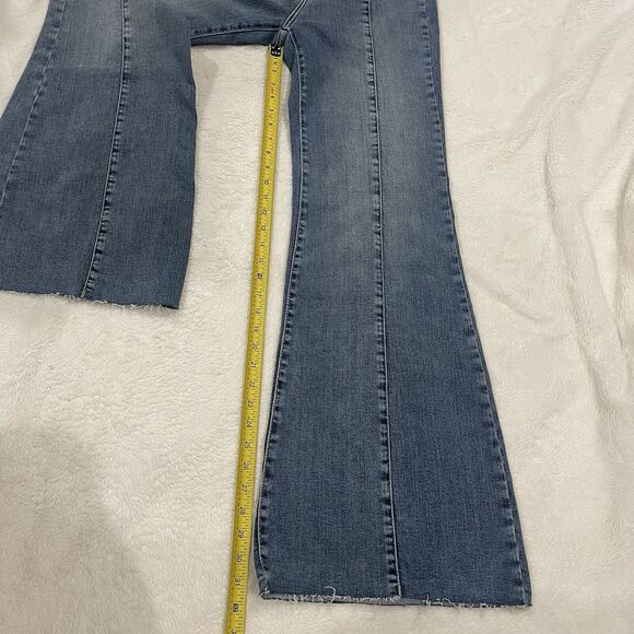 We The Free People Curvy Wild Honey Flare Jeans Light Wash Size 30 NWT - Picture 5 of 10